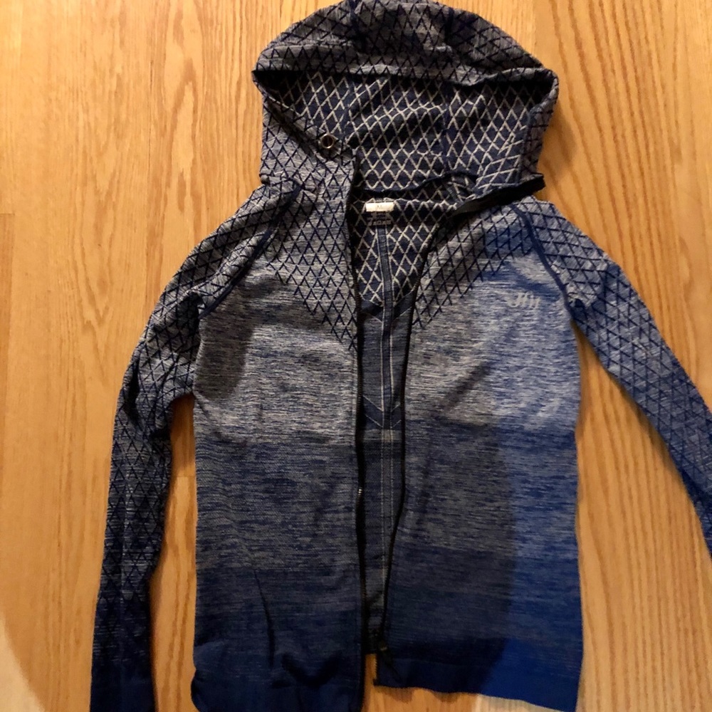 Lightweight hooded jacket